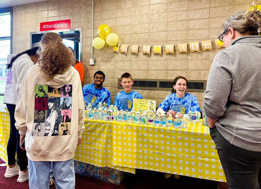 Students at 2025 lemonade stand.